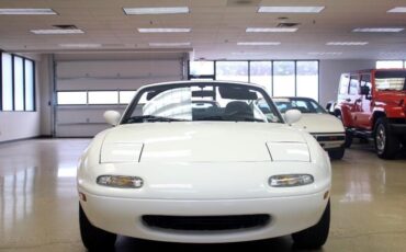 Mazda-MX-5-Miata-1990-Convertible-2