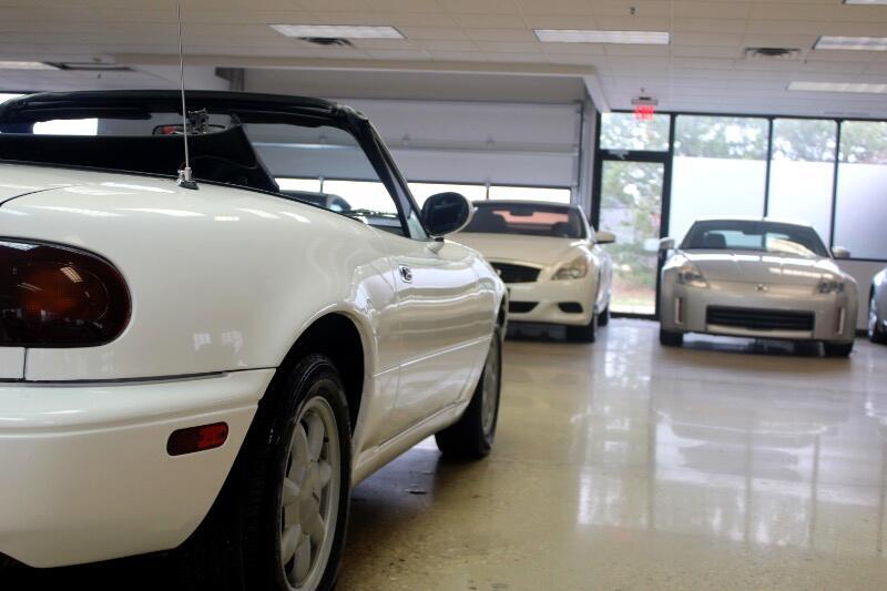 Mazda-MX-5-Miata-1990-Convertible-22