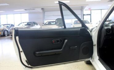 Mazda-MX-5-Miata-1990-Convertible-25