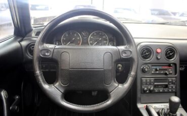 Mazda-MX-5-Miata-1990-Convertible-26