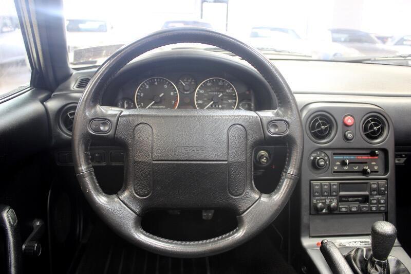 Mazda-MX-5-Miata-1990-Convertible-26