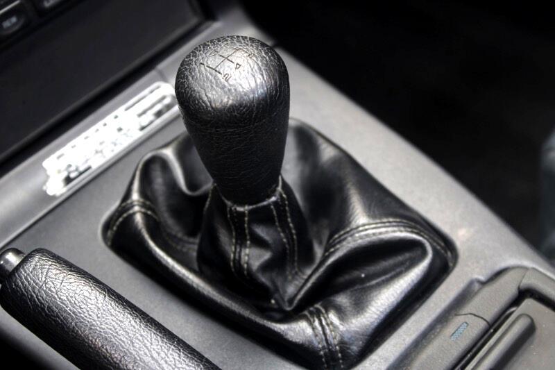 Mazda-MX-5-Miata-1990-Convertible-29
