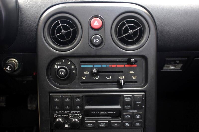 Mazda-MX-5-Miata-1990-Convertible-30