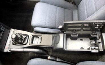 Mazda-MX-5-Miata-1990-Convertible-31