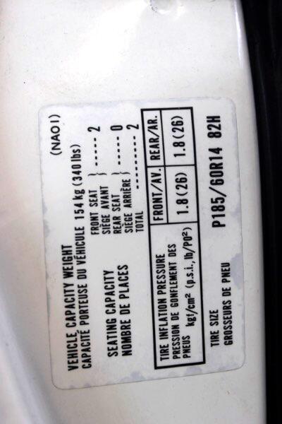 Mazda-MX-5-Miata-1990-Convertible-32