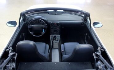 Mazda-MX-5-Miata-1990-Convertible-37