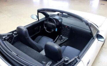 Mazda-MX-5-Miata-1990-Convertible-38