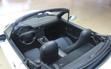 Mazda-MX-5-Miata-1990-Convertible-39