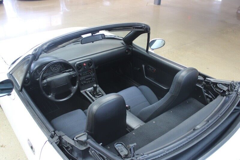 Mazda-MX-5-Miata-1990-Convertible-39