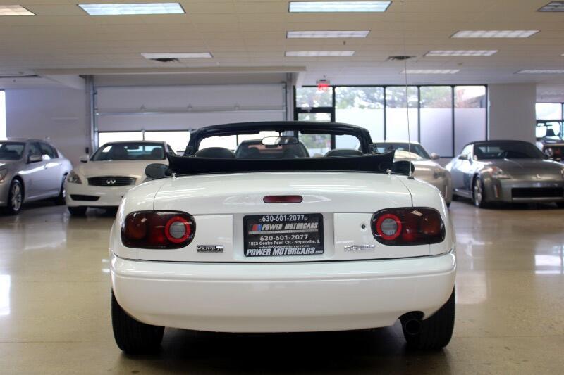 Mazda-MX-5-Miata-1990-Convertible-4