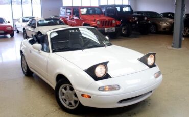 Mazda-MX-5-Miata-1990-Convertible-8