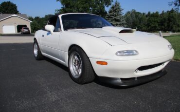 Mazda-MX-5-Miata-1994-Convertible-1