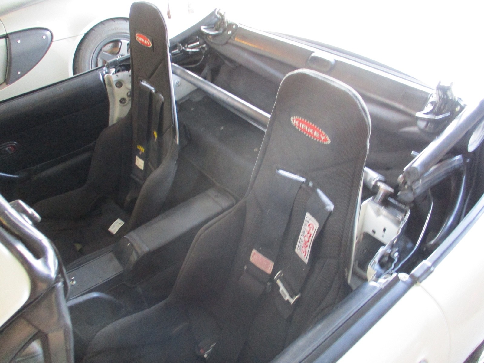 Mazda-MX-5-Miata-1994-Convertible-16