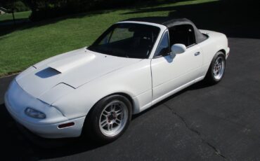 Mazda-MX-5-Miata-1994-Convertible-3