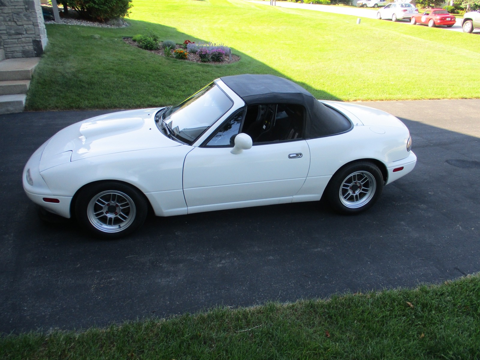 Mazda-MX-5-Miata-1994-Convertible-6