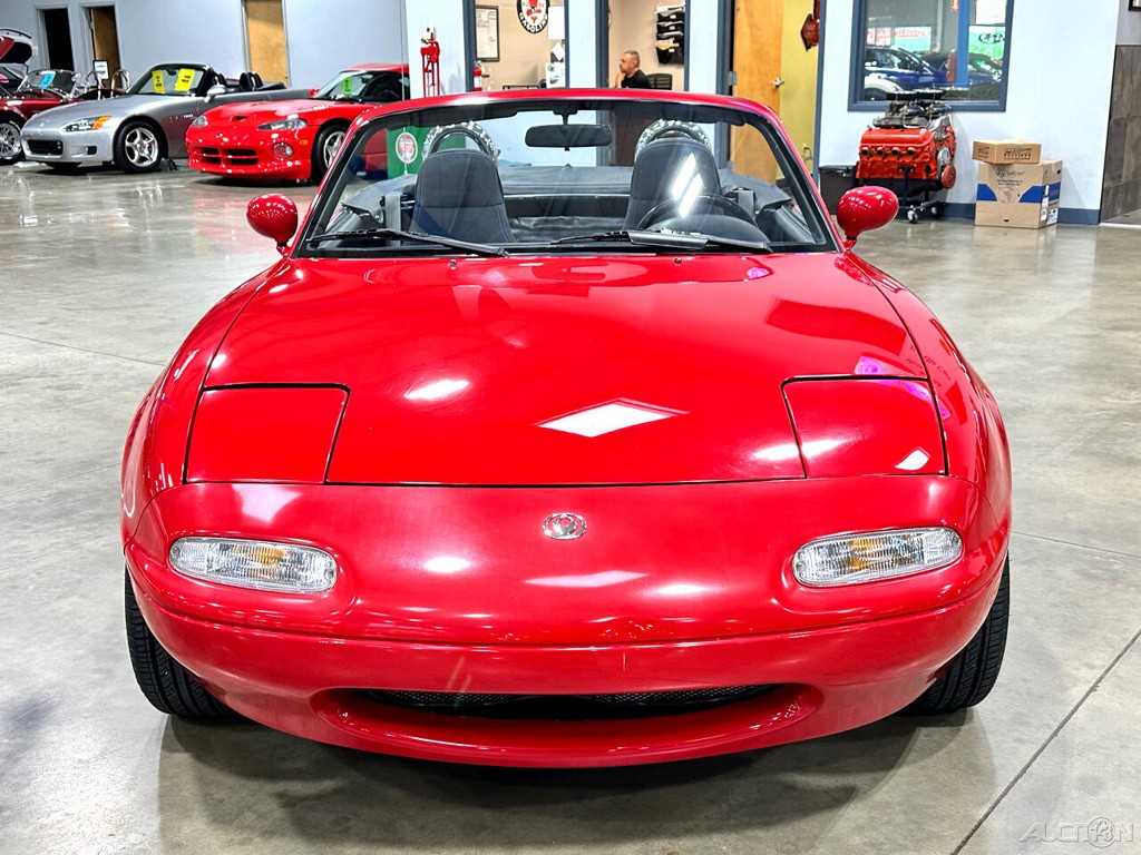 Mazda-MX-5-Miata-1995-Convertible-1