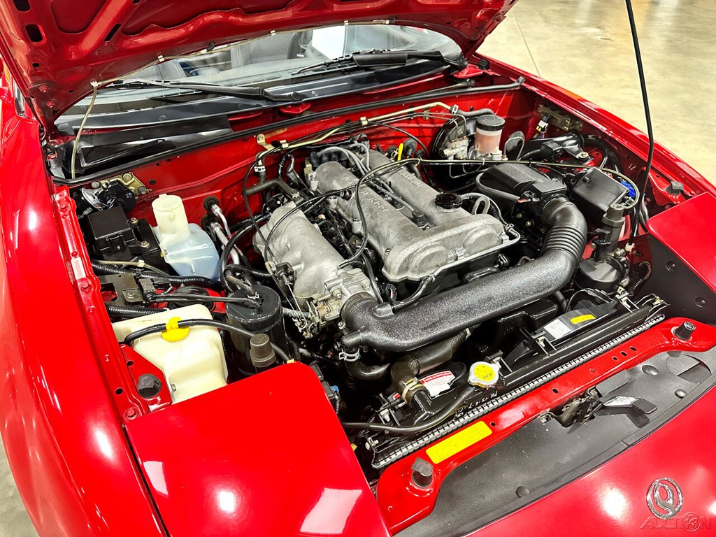 Mazda-MX-5-Miata-1995-Convertible-11