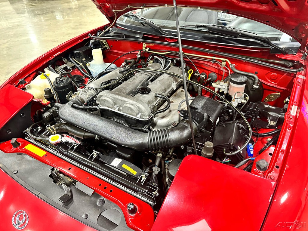 Mazda-MX-5-Miata-1995-Convertible-12