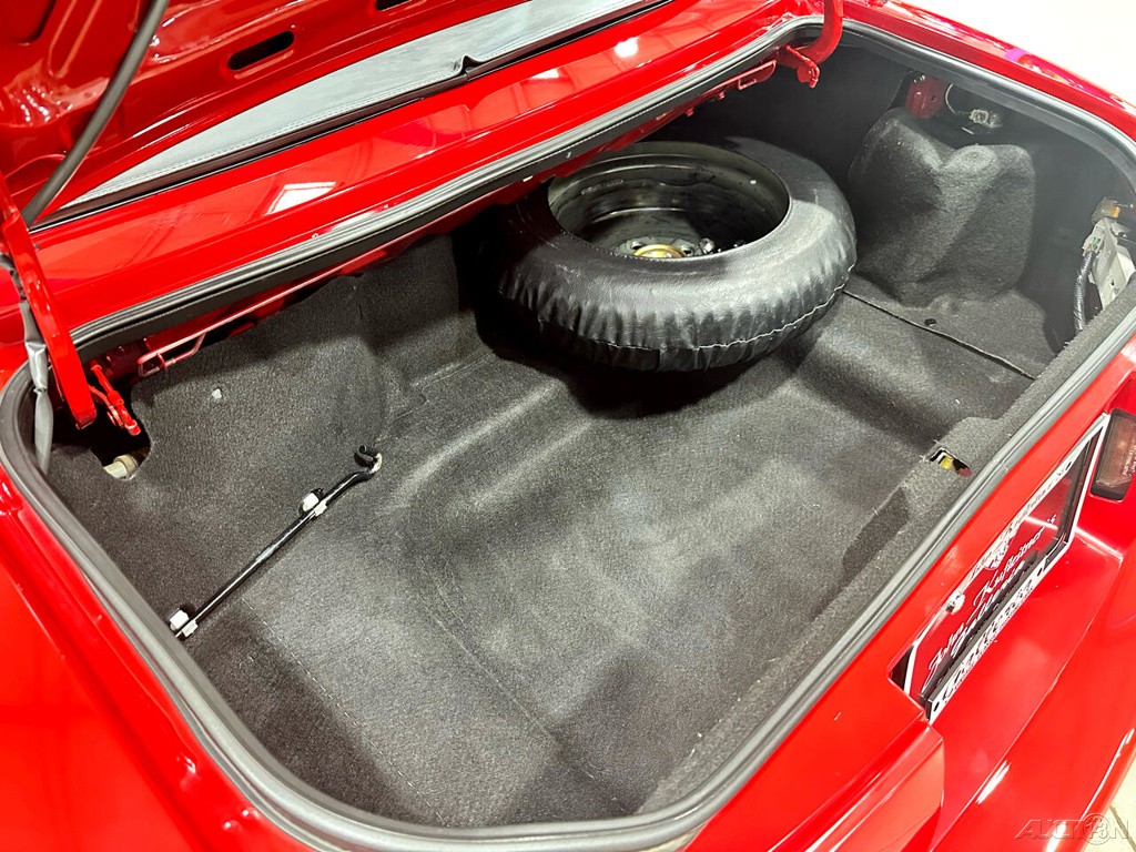 Mazda-MX-5-Miata-1995-Convertible-17