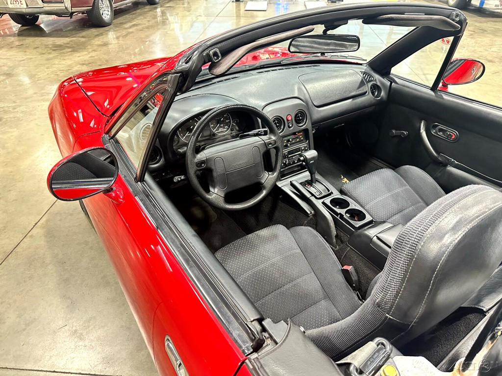 Mazda-MX-5-Miata-1995-Convertible-18