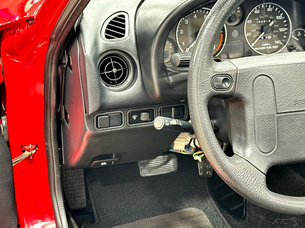 Mazda-MX-5-Miata-1995-Convertible-21