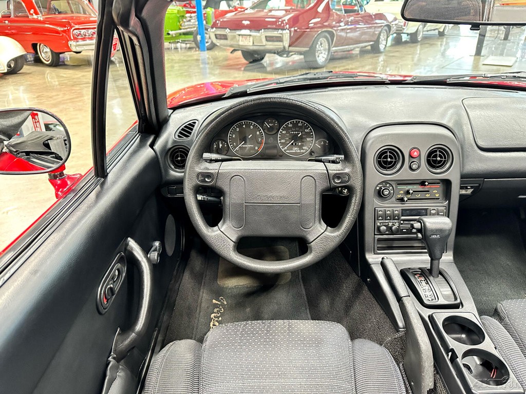 Mazda-MX-5-Miata-1995-Convertible-22