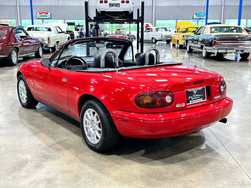 Mazda-MX-5-Miata-1995-Convertible-4