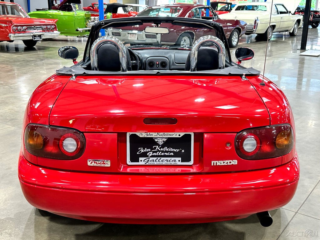 Mazda-MX-5-Miata-1995-Convertible-5