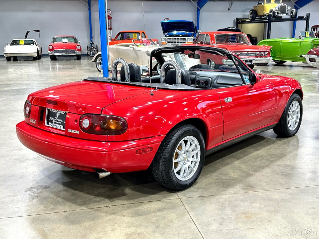 Mazda-MX-5-Miata-1995-Convertible-6