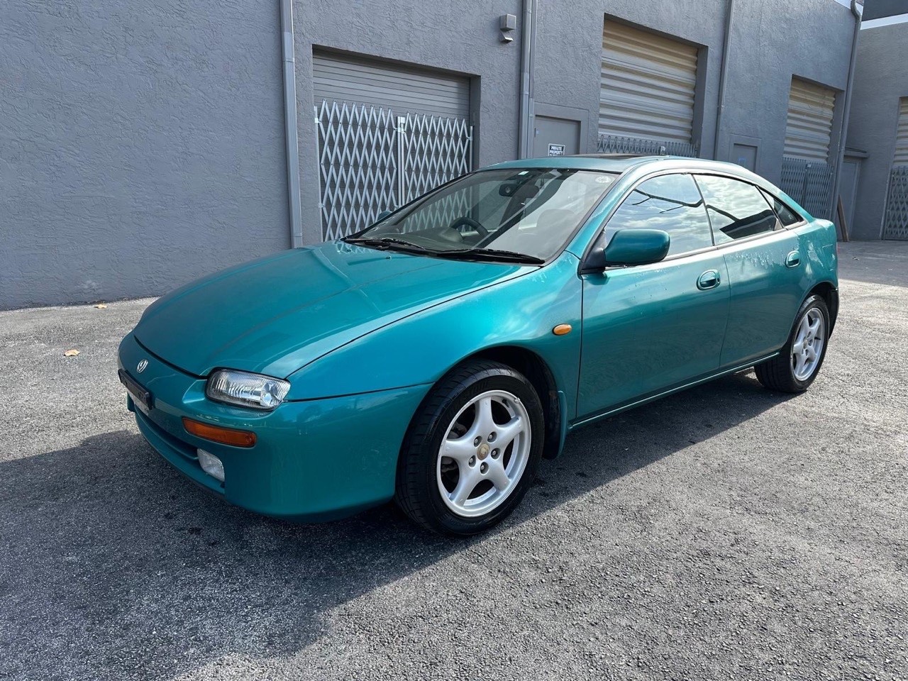 Mazda-Mazda3-1995-Sedan-1