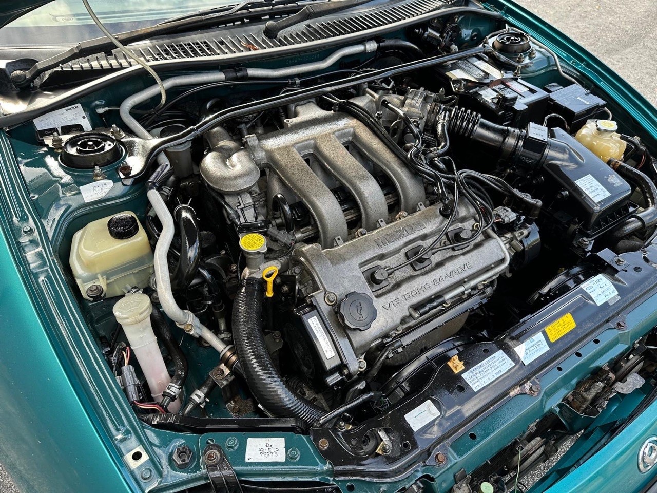 Mazda-Mazda3-1995-Sedan-13