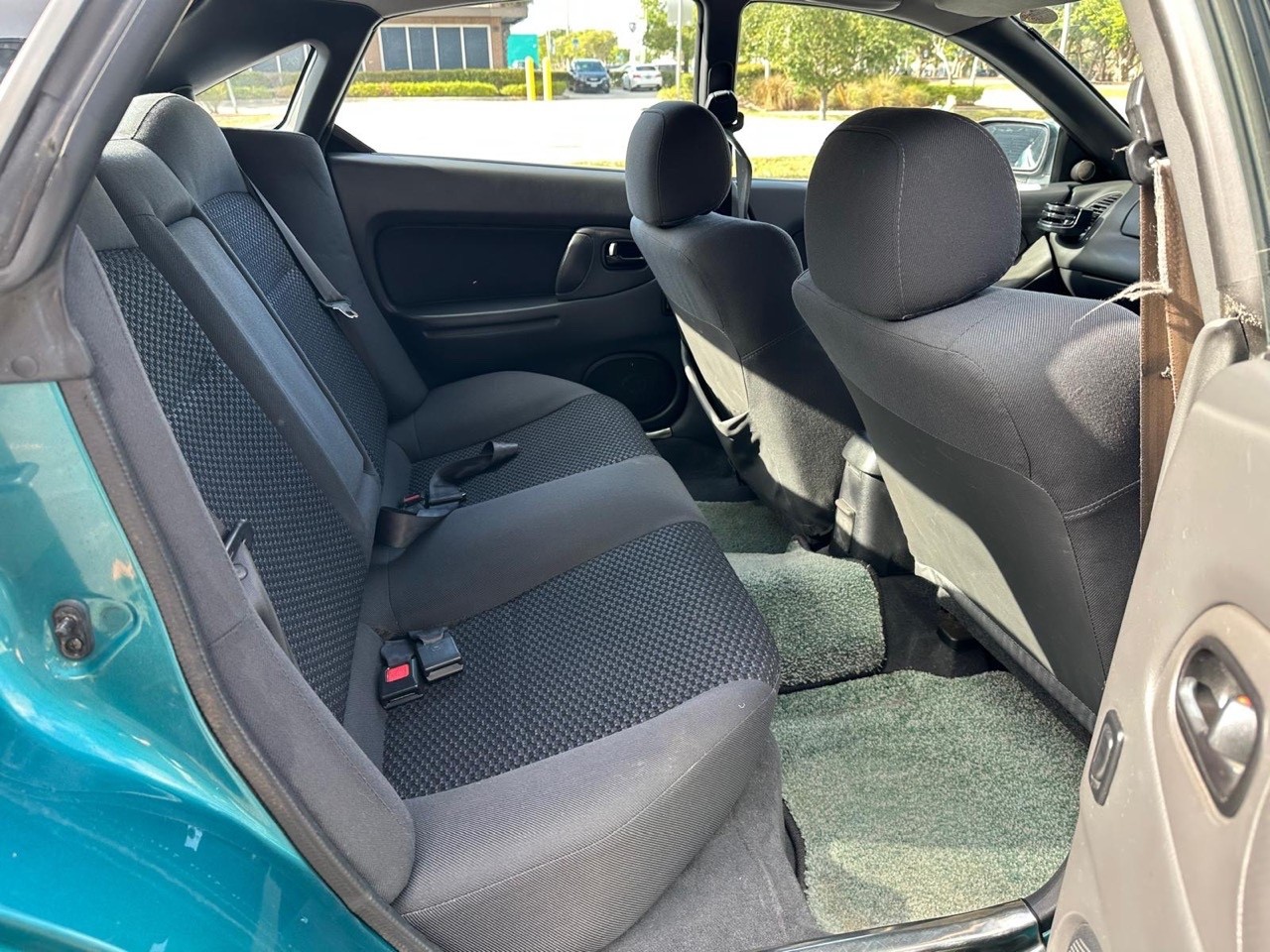 Mazda-Mazda3-1995-Sedan-14