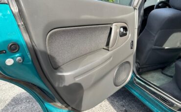 Mazda-Mazda3-1995-Sedan-18