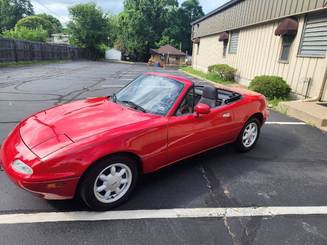 Mazda-Miata-1990-Red-Black-Cloth-20