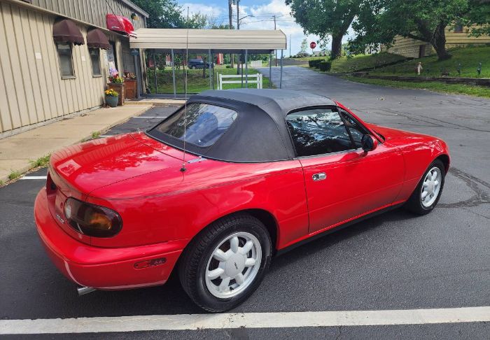 Mazda-Miata-1990-Red-Black-Cloth