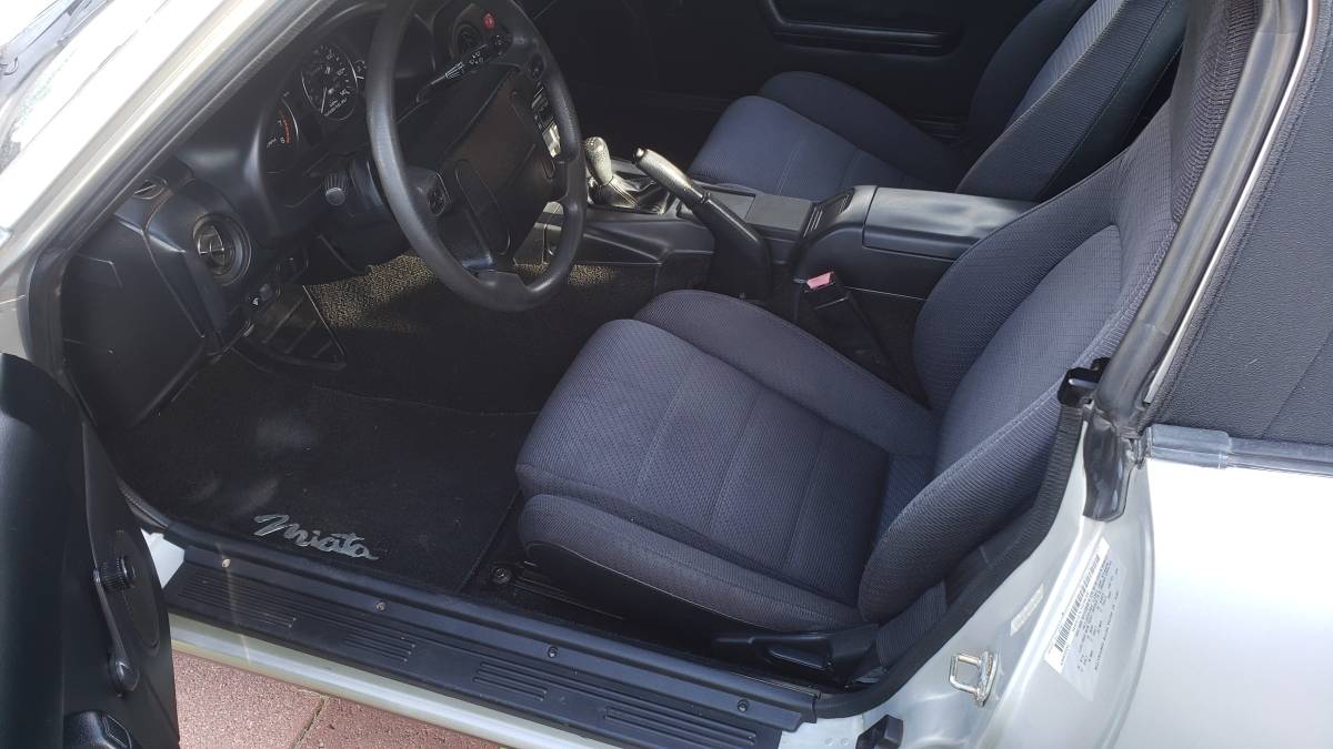 Mazda-Miata-1990-silver-18