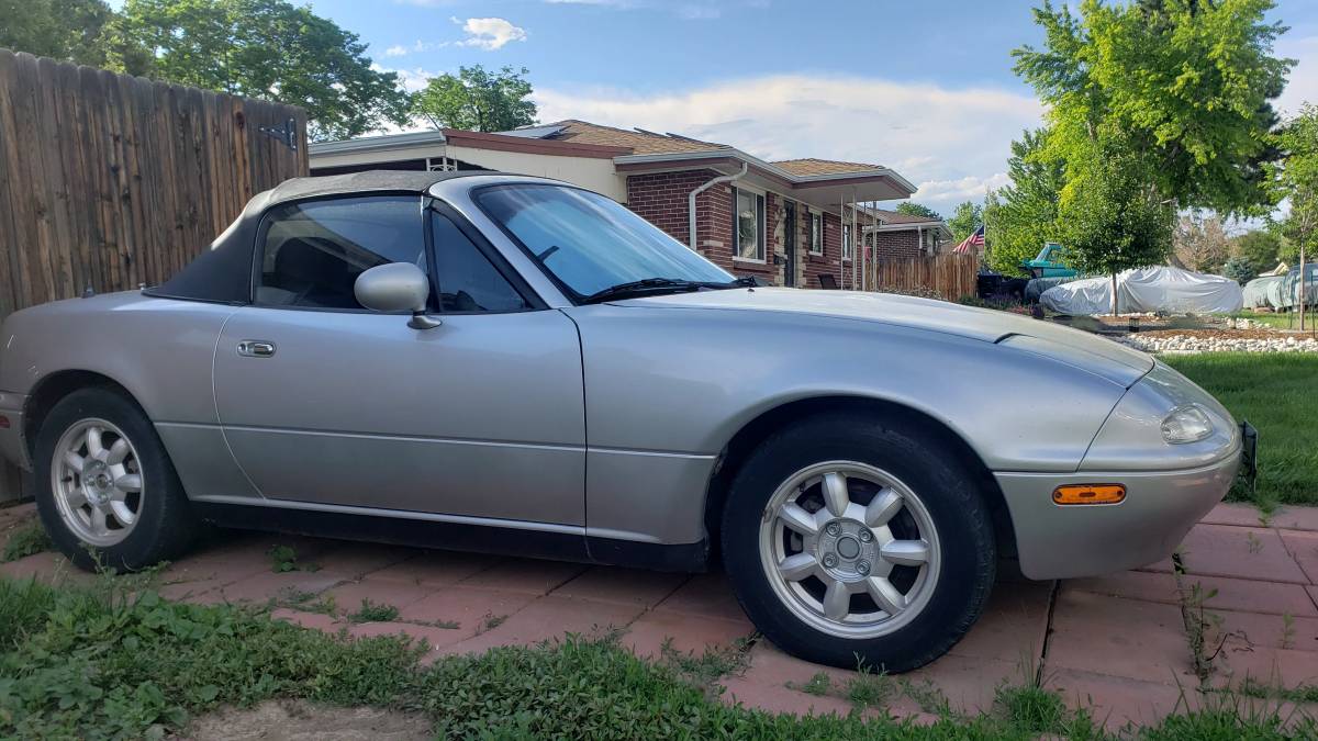 Mazda-Miata-1990-silver