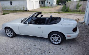 Mazda-Miata-1990-white-11