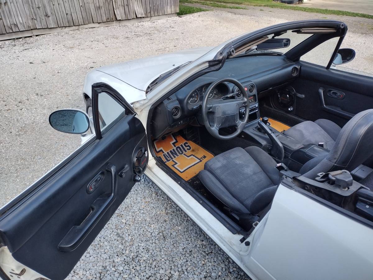Mazda-Miata-1990-white-7
