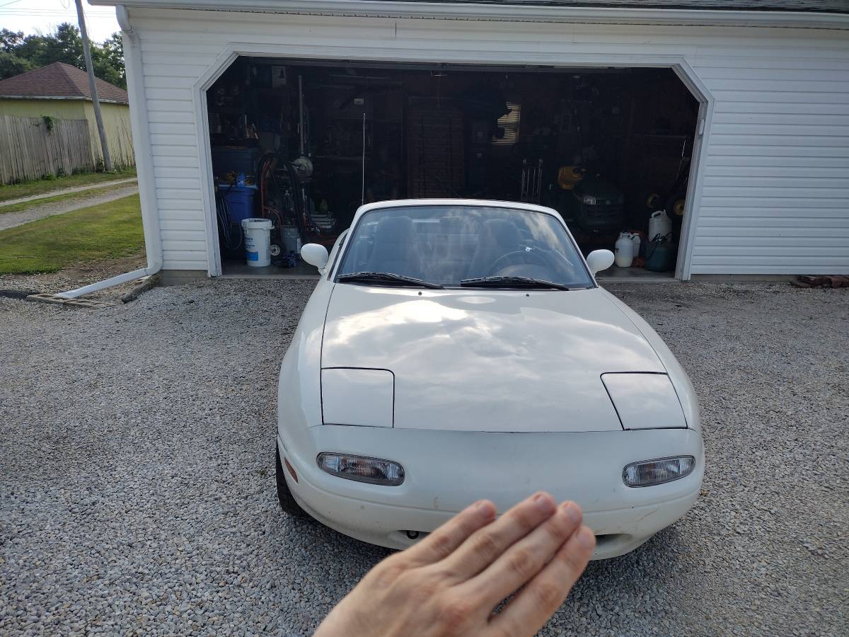 Mazda-Miata-1990-white-8