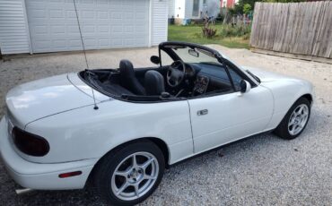 Mazda-Miata-1990-white-9