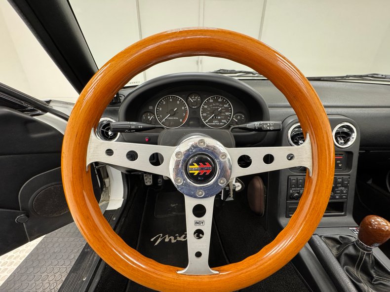 Mazda-Miata-1992-Crystal-White-Black-12
