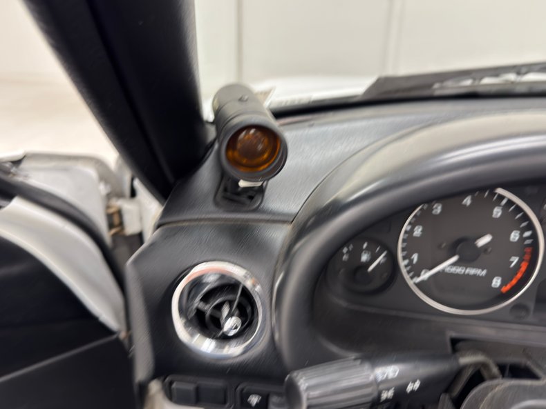 Mazda-Miata-1992-Crystal-White-Black-14
