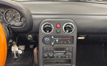 Mazda-Miata-1992-Crystal-White-Black-22