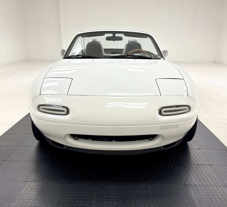Mazda-Miata-1992-Crystal-White-Black-26