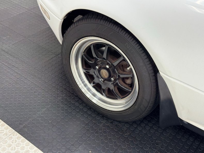 Mazda-Miata-1992-Crystal-White-Black-28