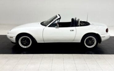 Mazda-Miata-1992-Crystal-White-Black-3