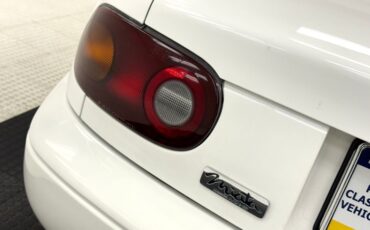 Mazda-Miata-1992-Crystal-White-Black-31