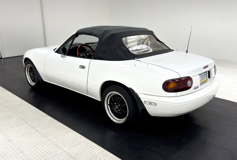 Mazda-Miata-1992-Crystal-White-Black-4