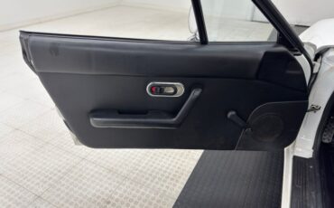 Mazda-Miata-1992-Crystal-White-Black-41